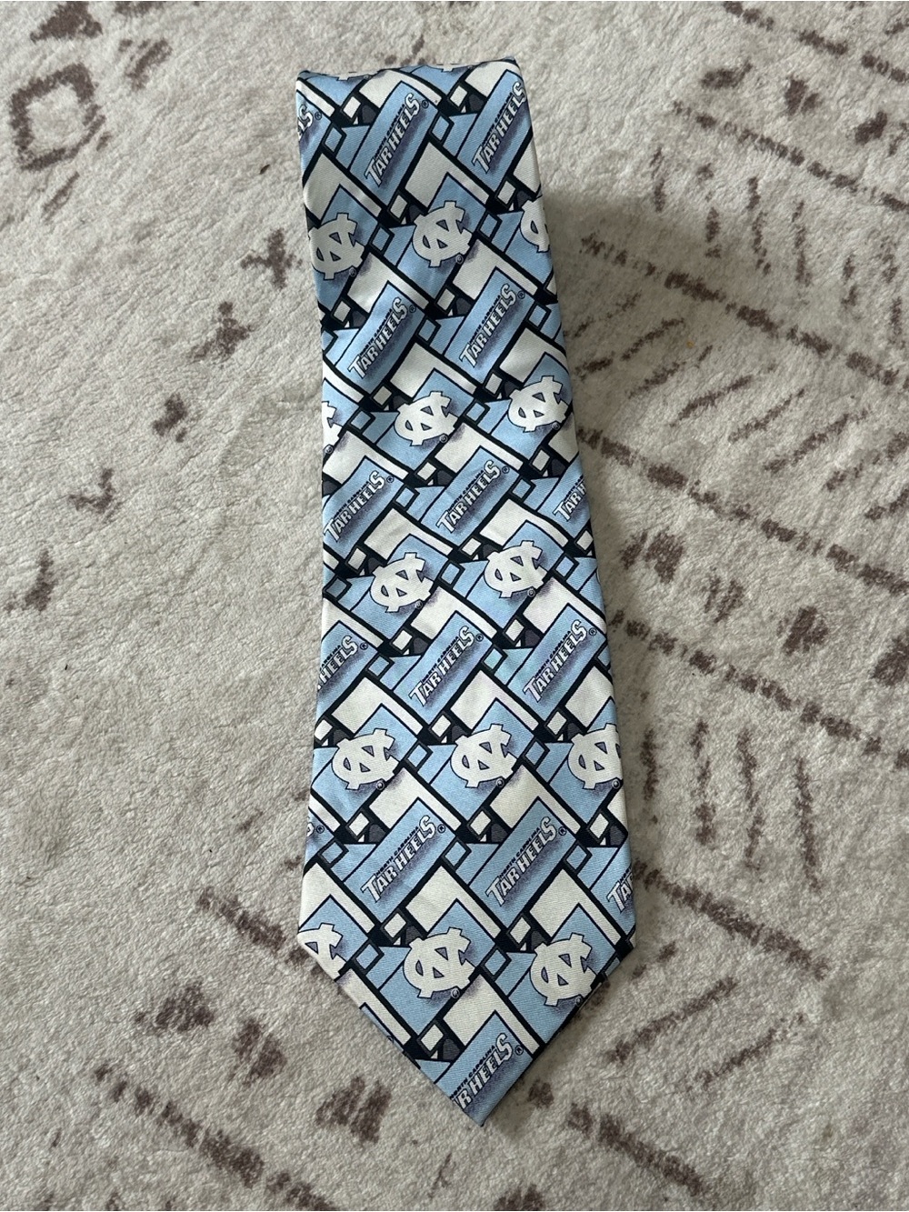 LARSON UNC Pattern Light Blue Men's Tie 100% Silk